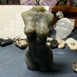 Labradorite bust